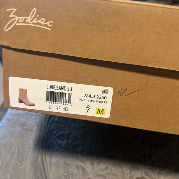 Tan booties - Picture 2 of 2